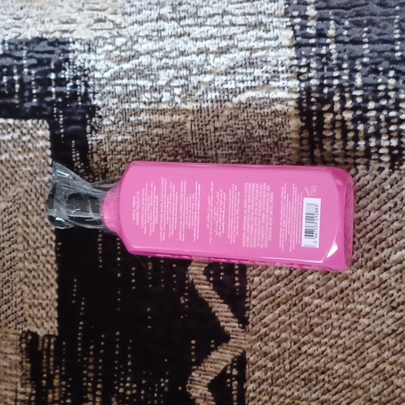 4/$40 New Ghoul Friend Scented Cleansing Gel Hand Soap - 1 Pump Bottle - Picture 2 of 7